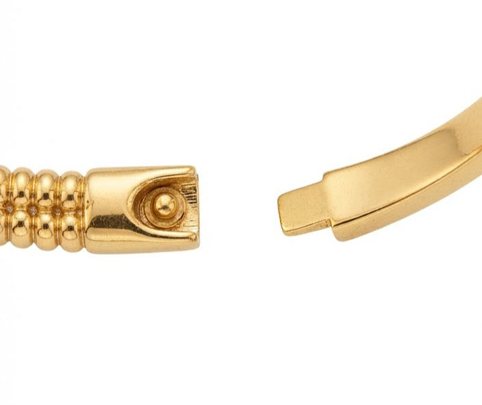 Pulsera nudo marinero acero dorado detalle cierre articulado