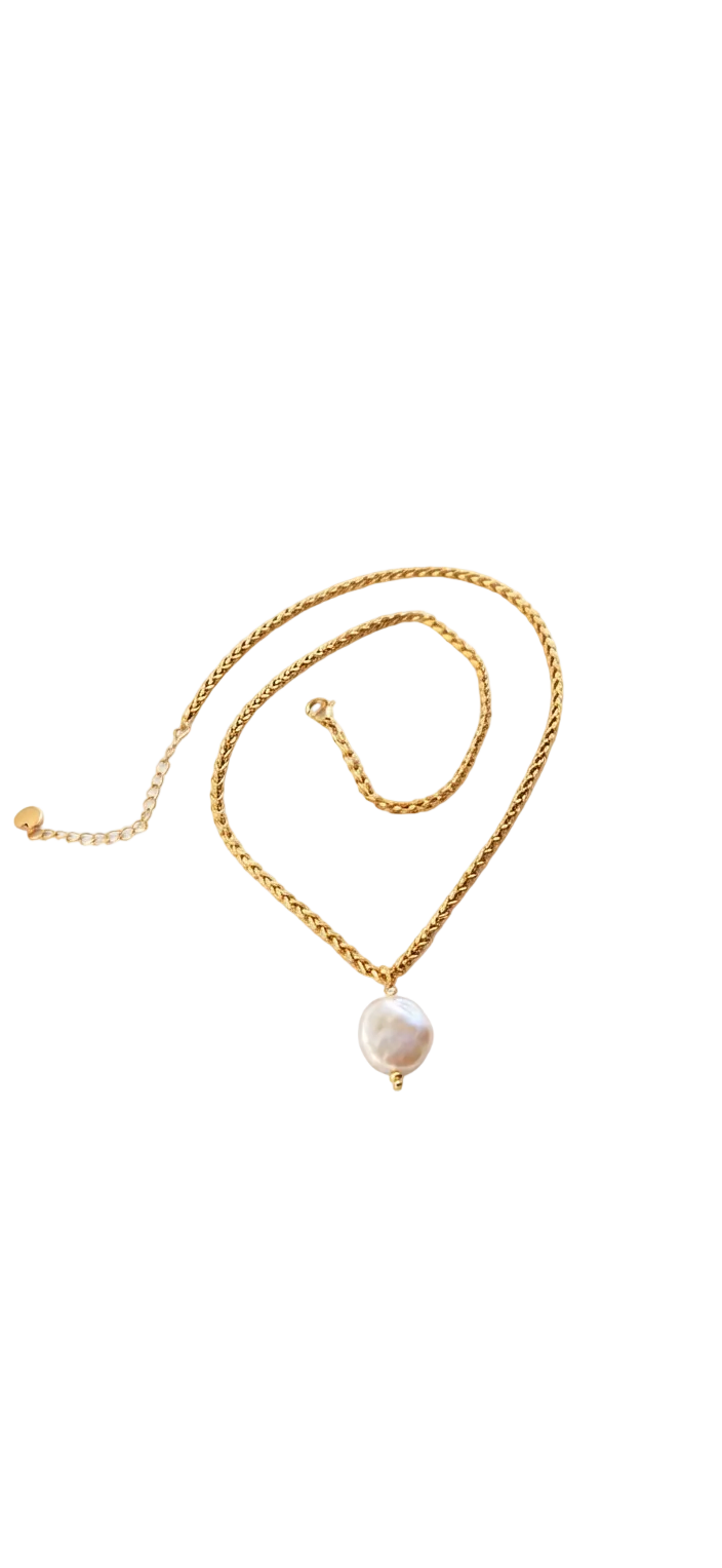 Collar Cadena Trenzada Dorada con Perla Moneda Sintética 14mm