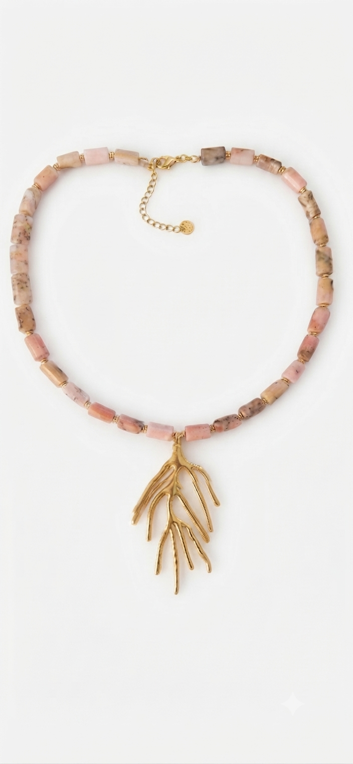 Collar Ópalo Rosa con Rama de Coral Dorada