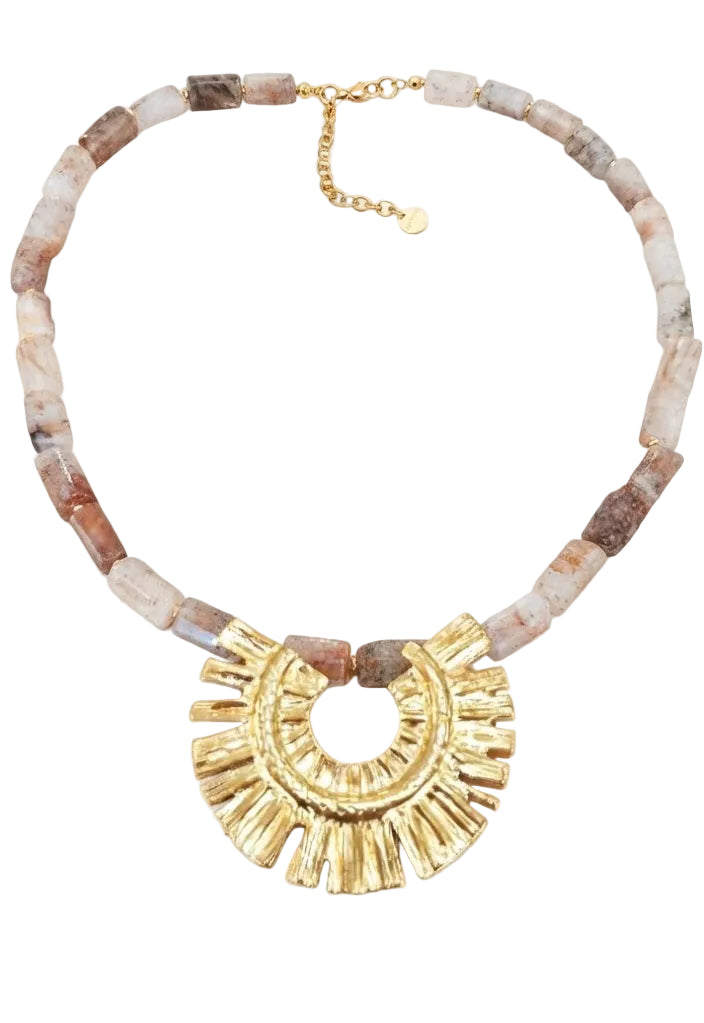 Collar cuarzo rutílo dorado medallón sol - vista completa producto