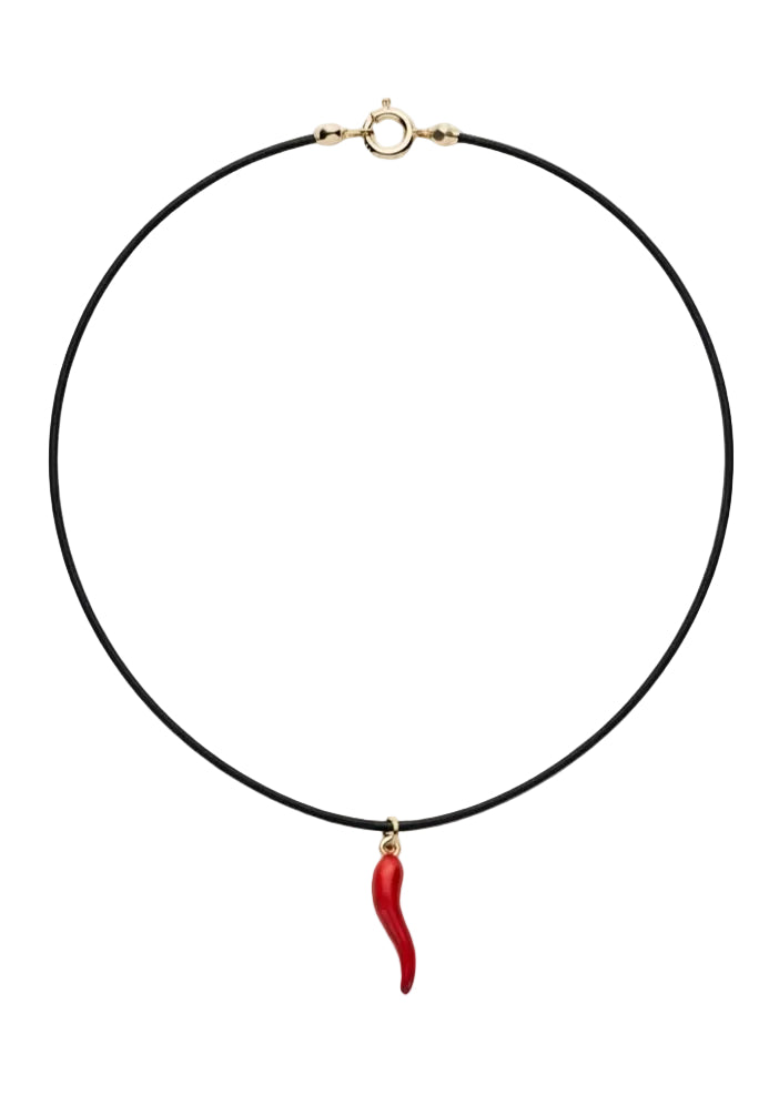 Colgante cornicello rojo - vista completa cordón fondo blanco