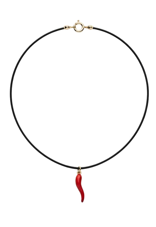 Colgante cornicello rojo - vista completa cordón fondo blanco