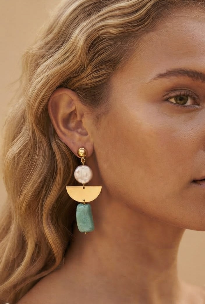 Pendientes Geométricos Perla y Resina Verde Agua