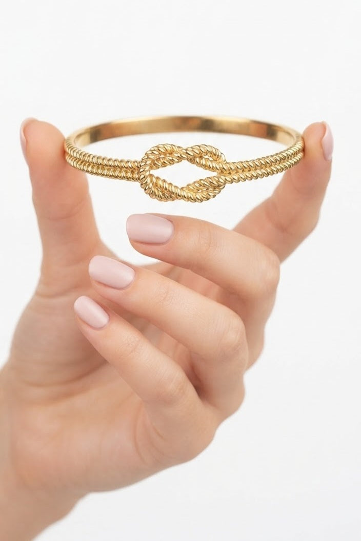Pulsera nudo marinero acero dorado detalle nudo