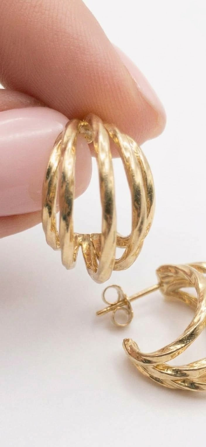 Pendientes aro triple dorado vista detalle cierre