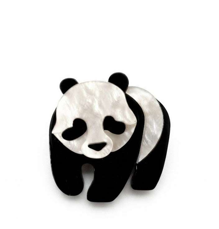 Broche oso panda resina acrílica vista completa