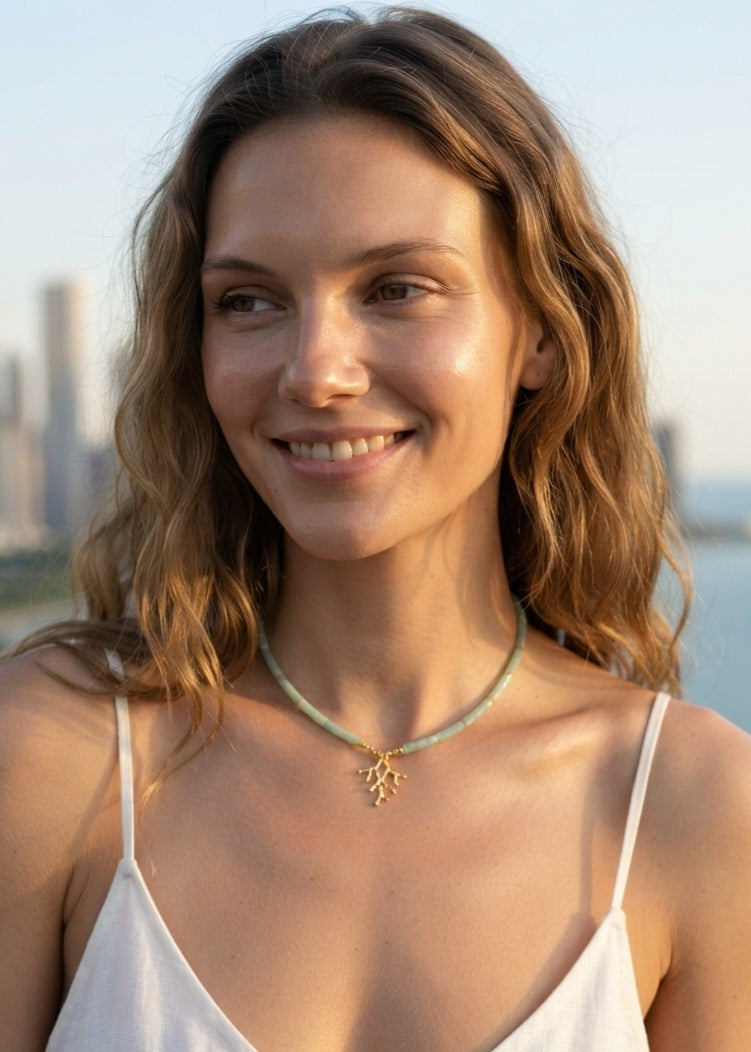 Collar Crisopasa Tubos con Ramita Coral Dorada